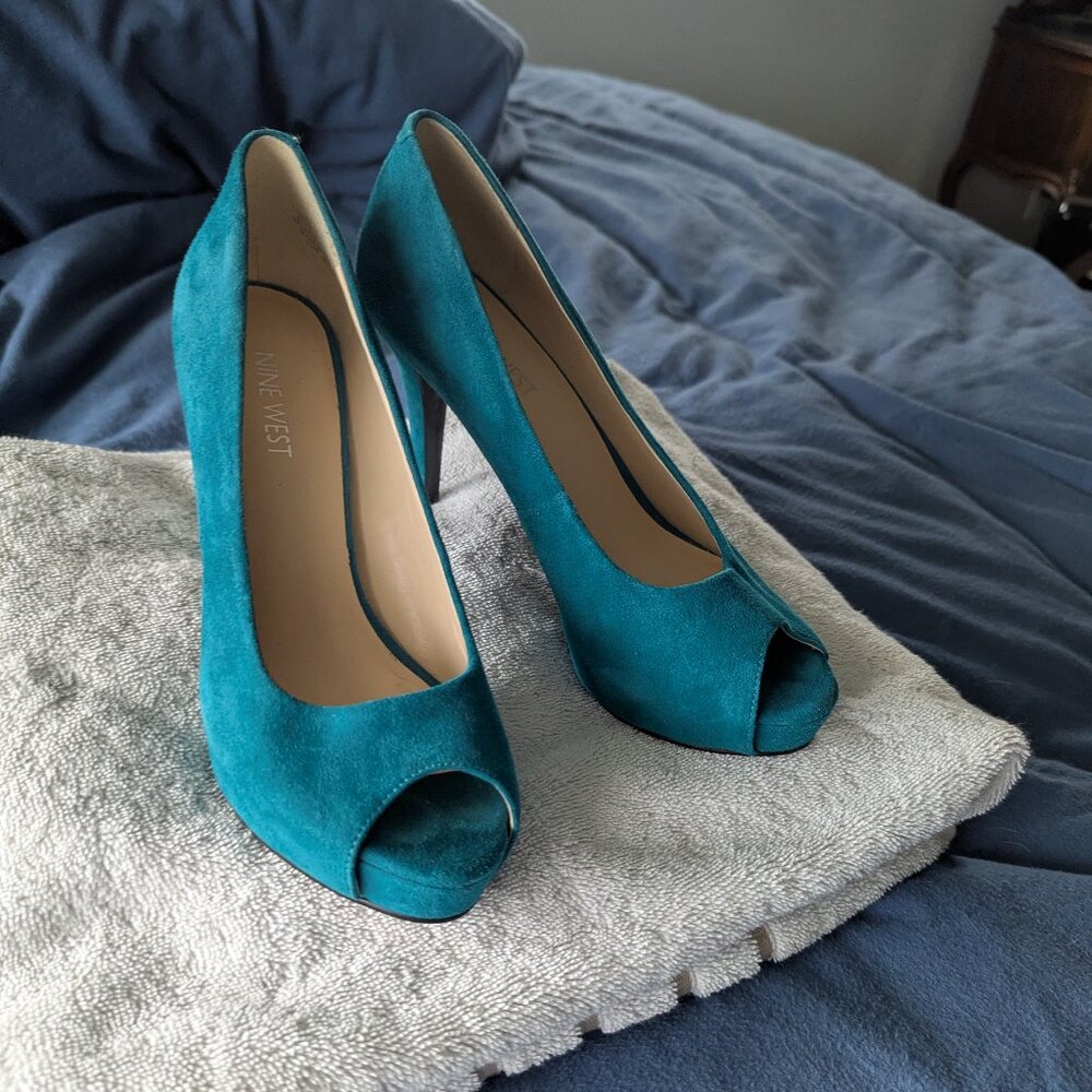 Nine West Peep Toe Suede Platform Heels - Bright Turquoise - Size 6.5M